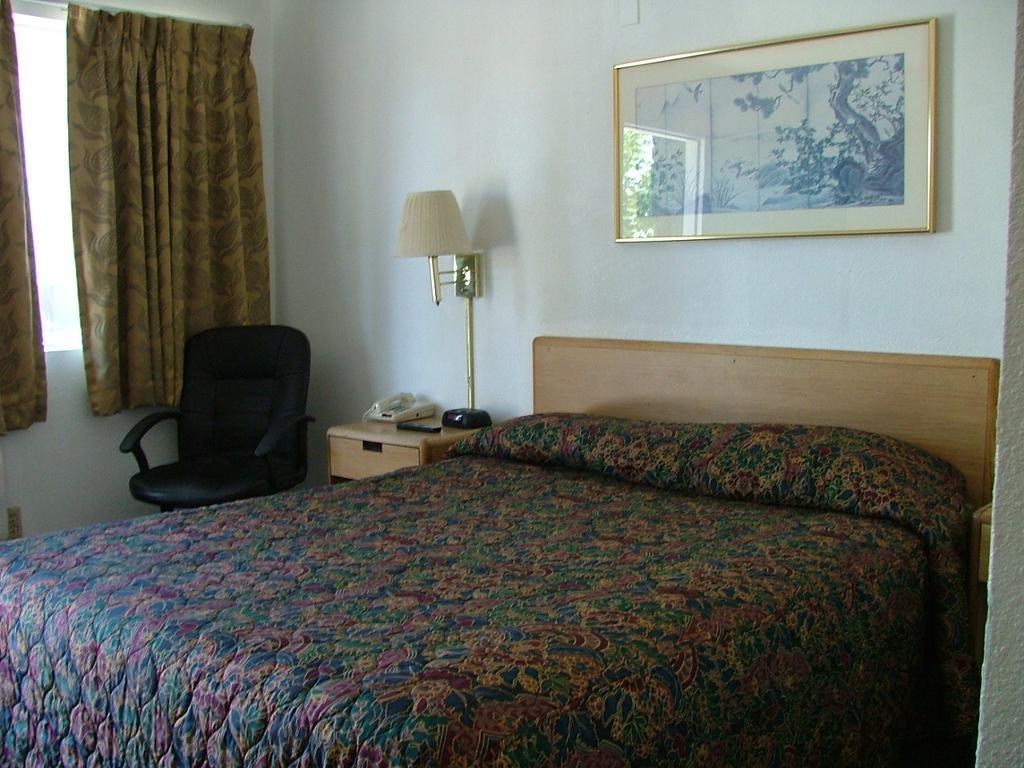 American Budget Inn And Suites-Modesto Exteriér fotografie